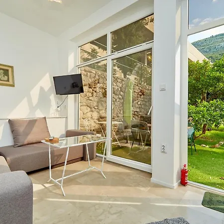 Ahava Villa *